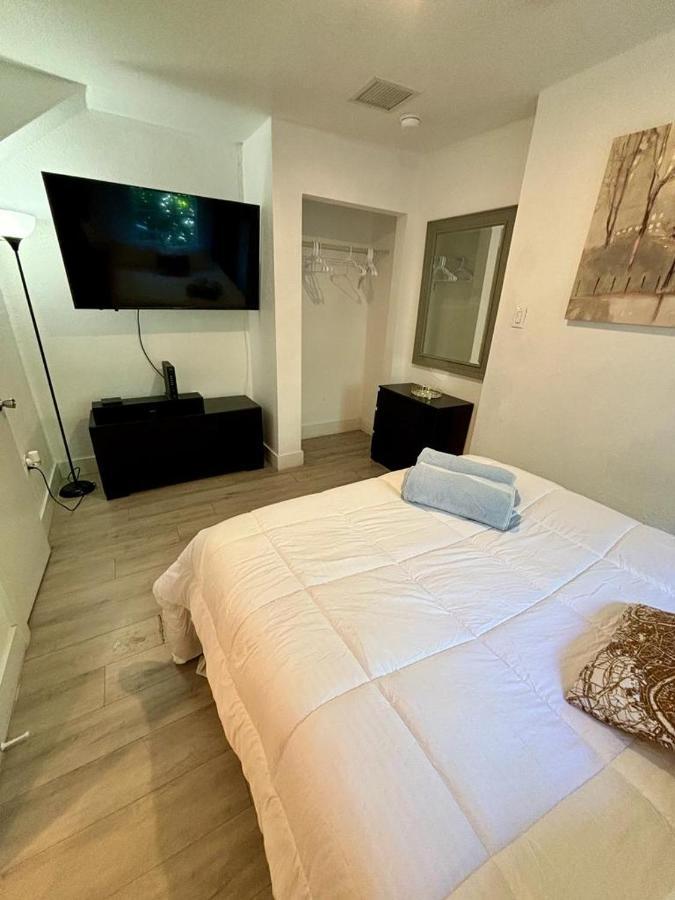 Quiet & Centrally Located House - Private Parking, Laundry And Storage For Luggage Miami Exterior foto