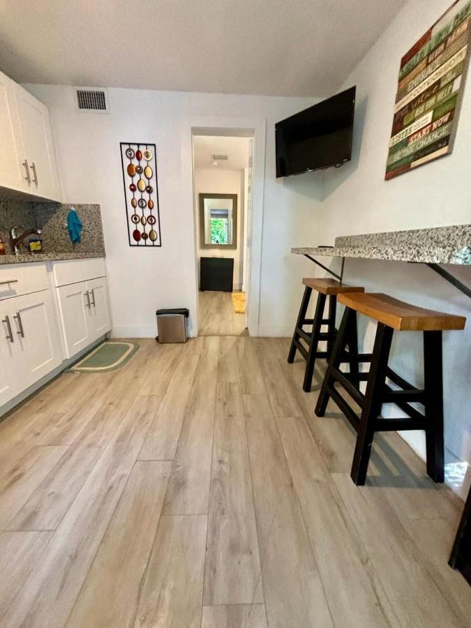 Quiet & Centrally Located House - Private Parking, Laundry And Storage For Luggage Miami Exterior foto